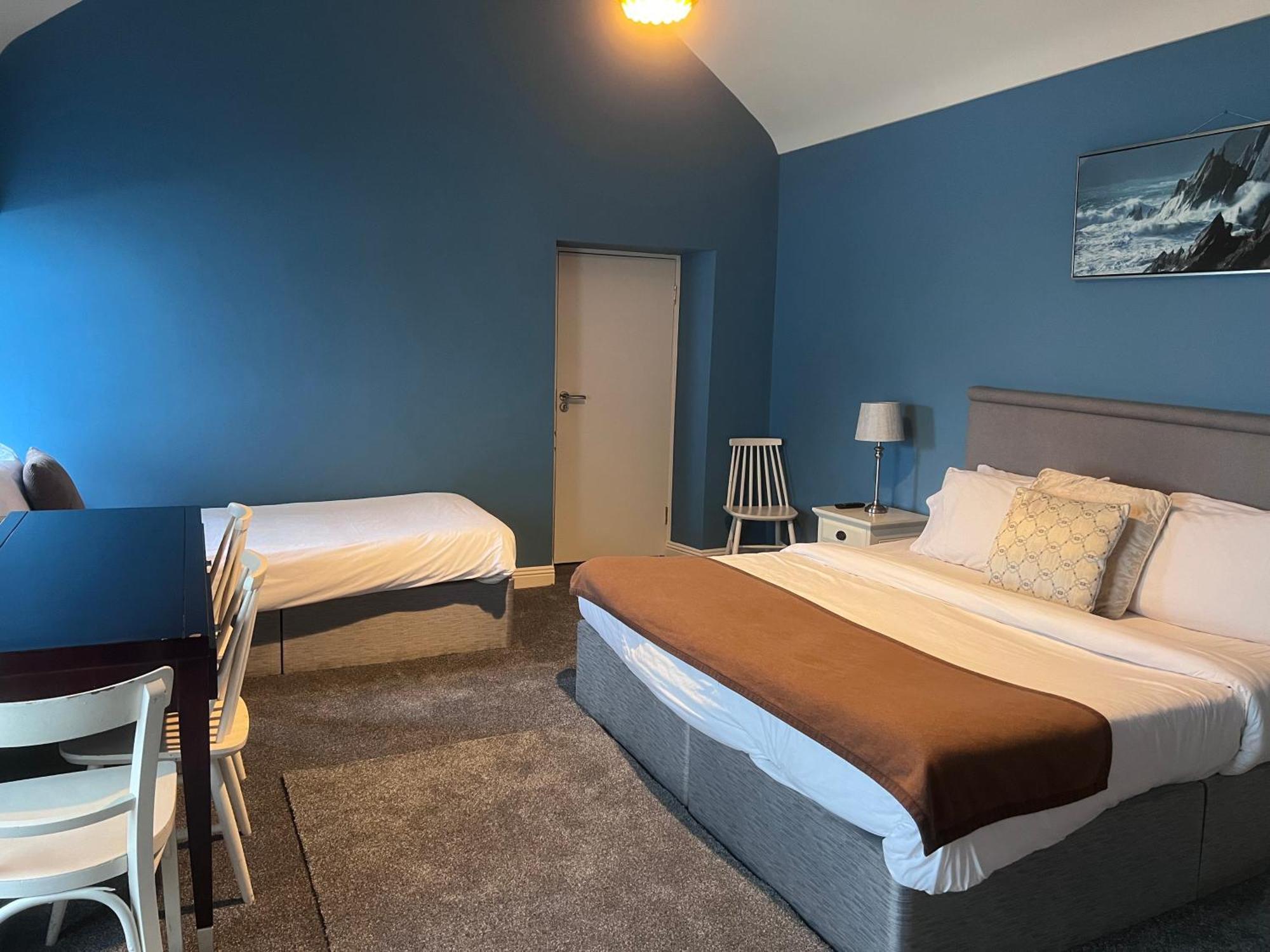 The Townhouse Bed and Breakfast Milltown Malbay Eksteriør billede