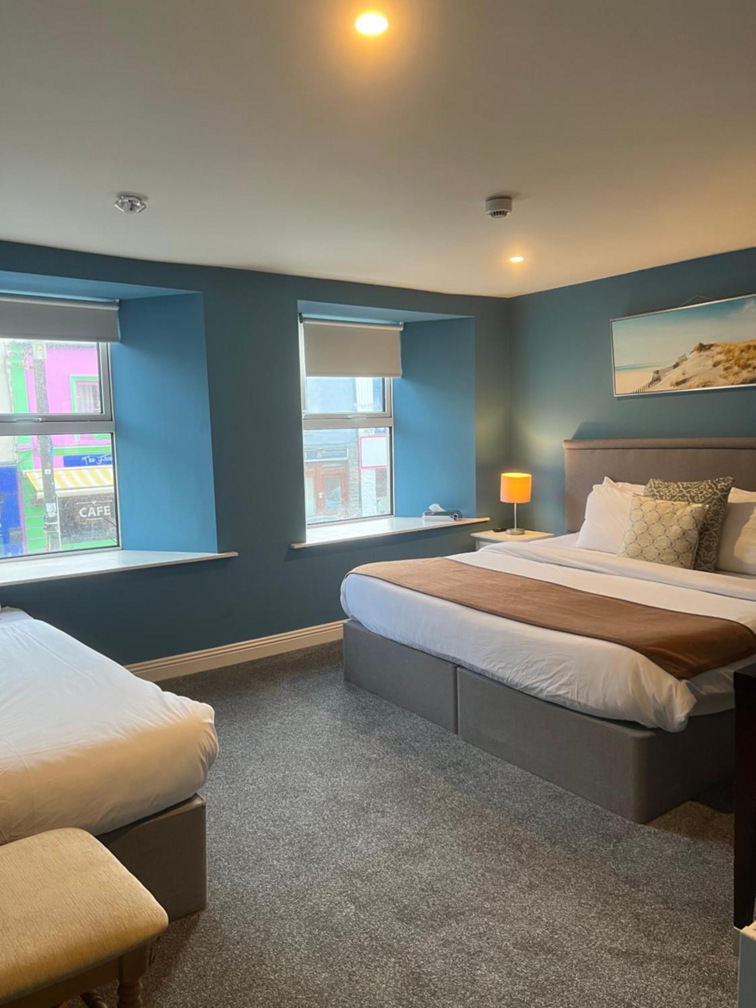 The Townhouse Bed and Breakfast Milltown Malbay Eksteriør billede