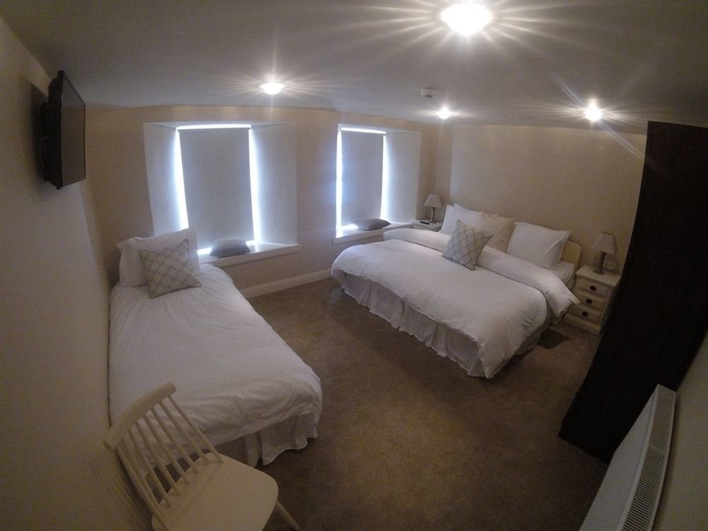 The Townhouse Bed and Breakfast Milltown Malbay Eksteriør billede