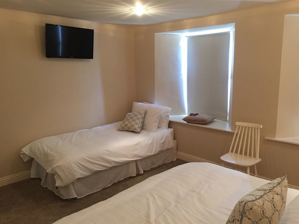 The Townhouse Bed and Breakfast Milltown Malbay Eksteriør billede
