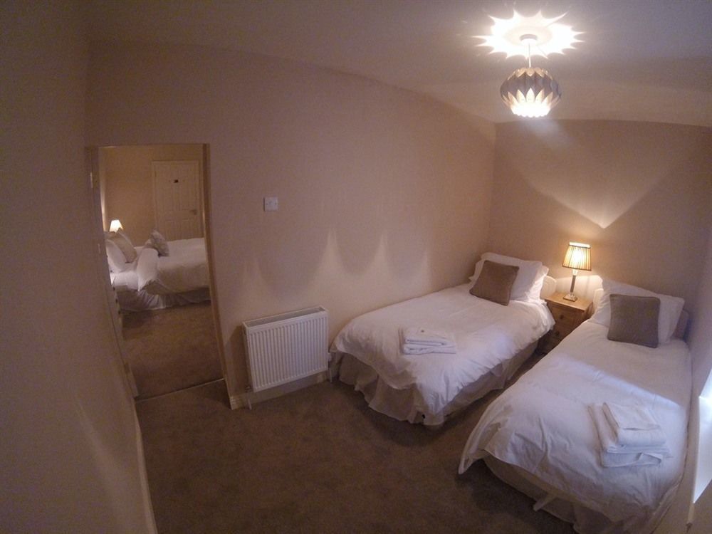 The Townhouse Bed and Breakfast Milltown Malbay Eksteriør billede