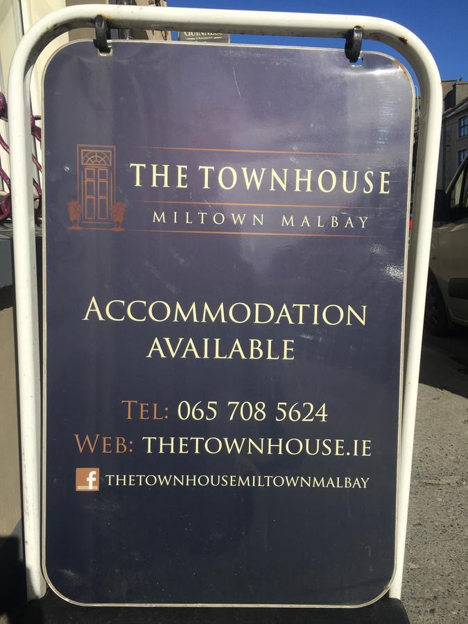 The Townhouse Bed and Breakfast Milltown Malbay Eksteriør billede