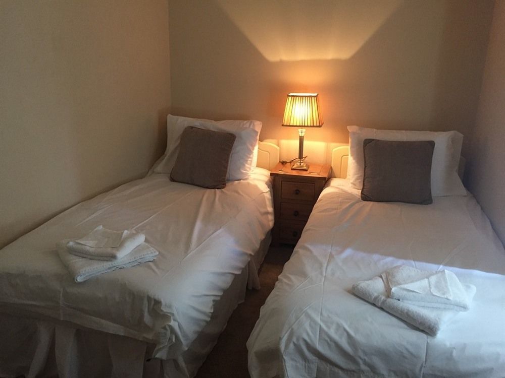 The Townhouse Bed and Breakfast Milltown Malbay Eksteriør billede