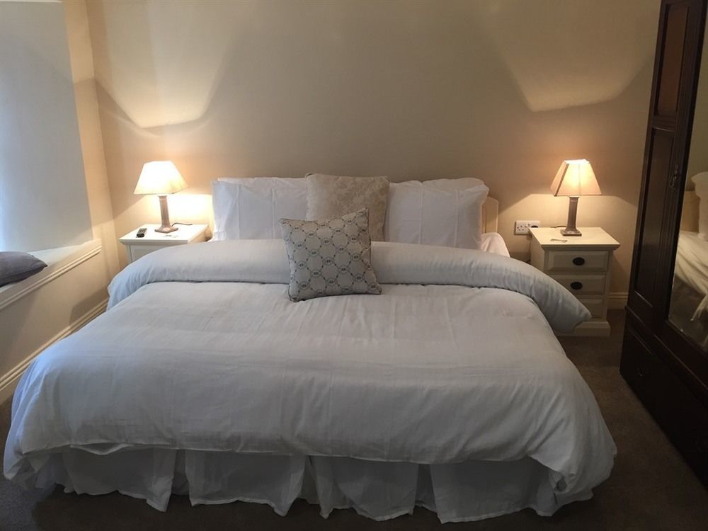 The Townhouse Bed and Breakfast Milltown Malbay Eksteriør billede